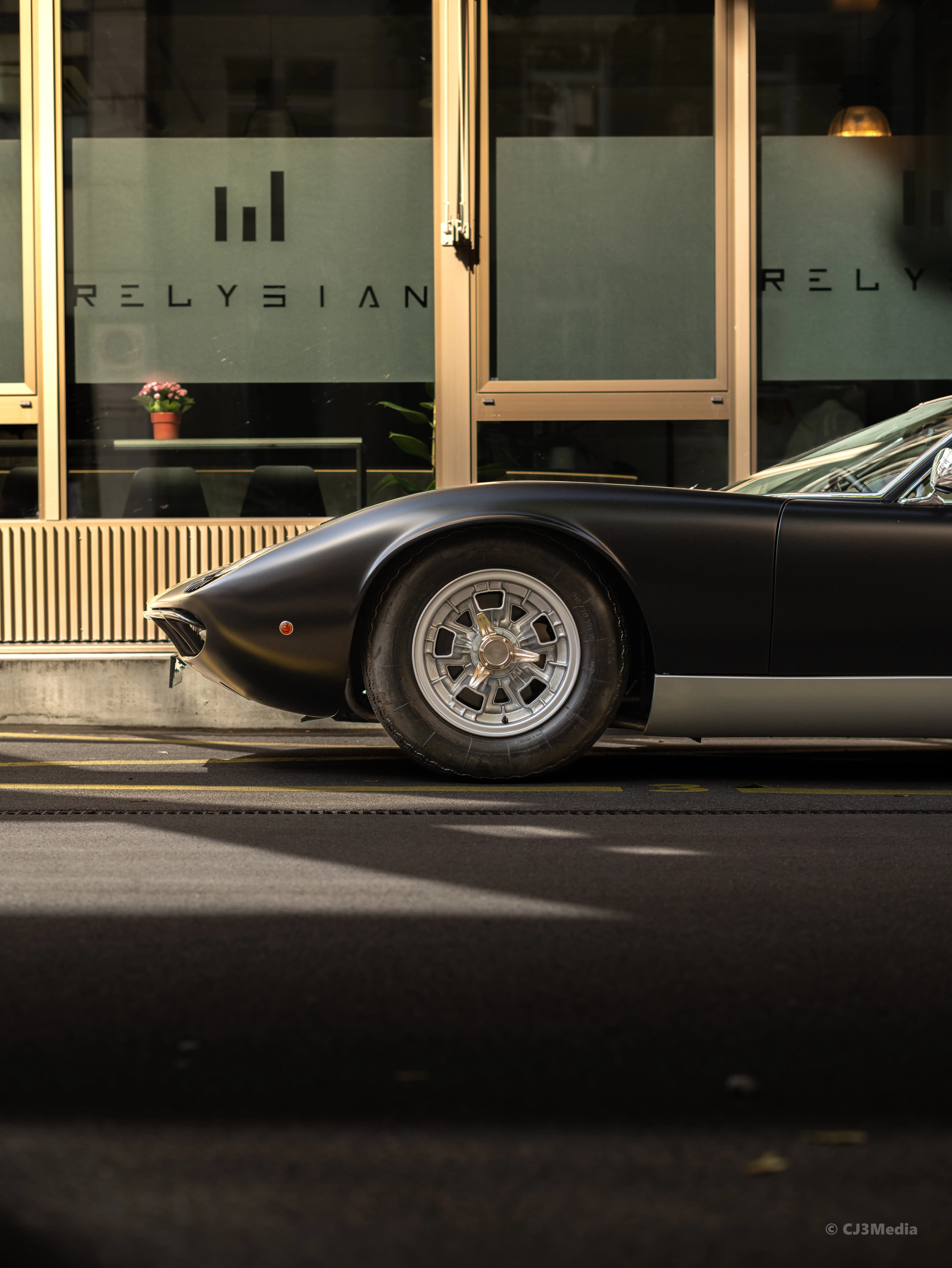 Lamborghini Miura S in Nero Opaco